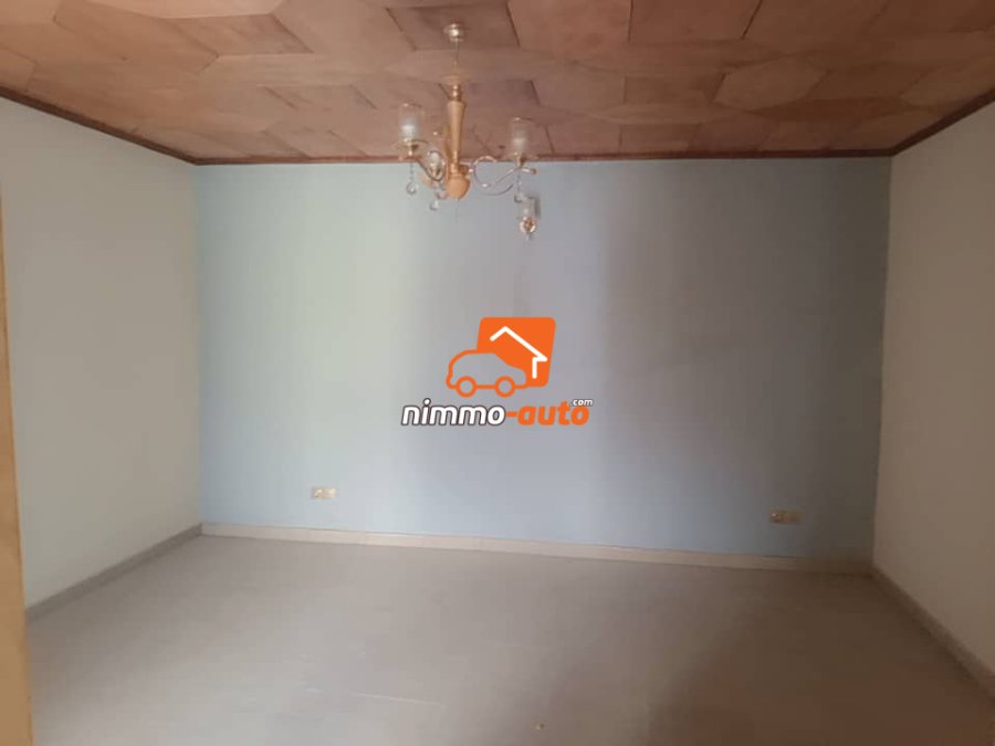 Appartement nouvellement construit à Emana