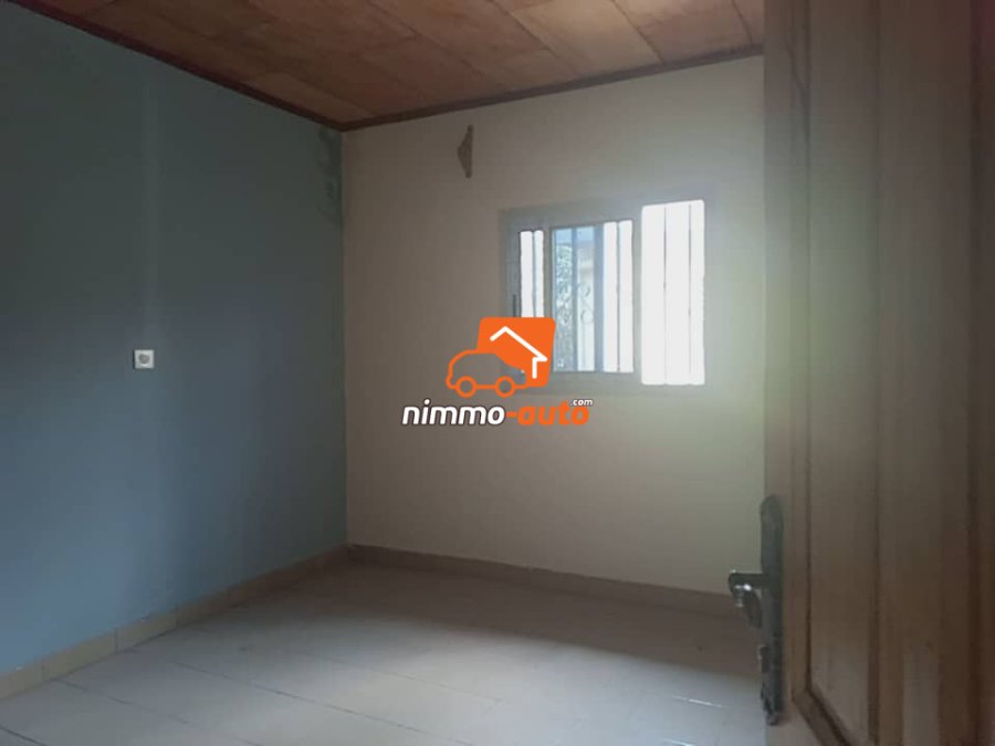 Appartement nouvellement construit à Emana