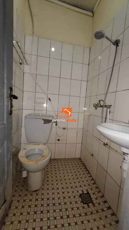 Studio moderne à louer à Biyemassi Lycée