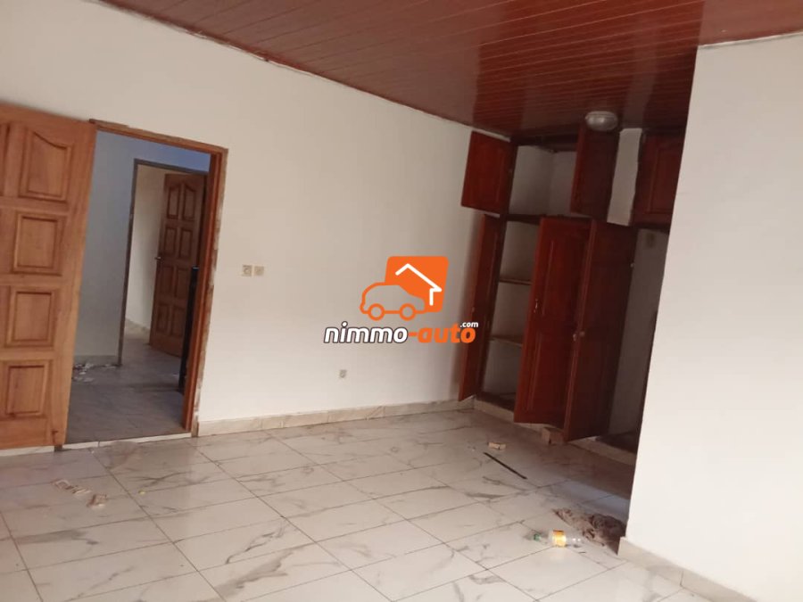 Duplex à louer à Obam ongola
