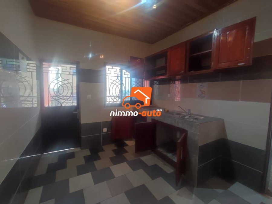 Appartement moderne très chic à louer à Odza Brigade