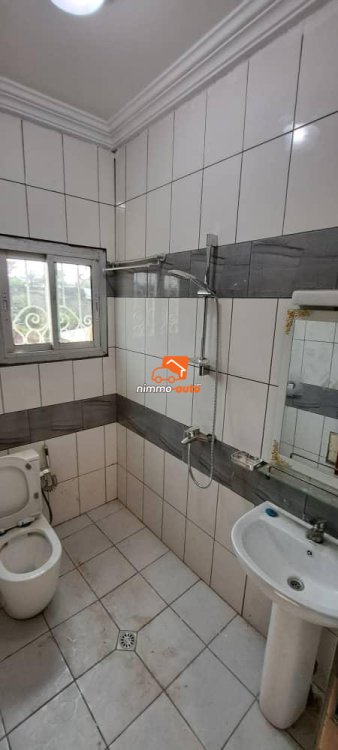 Très grand et beau duplex à louer à Odza terminus