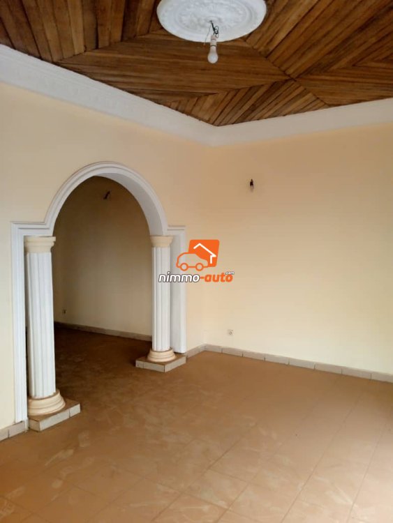 Appartement moderne à louer à Tongolo bordure de route