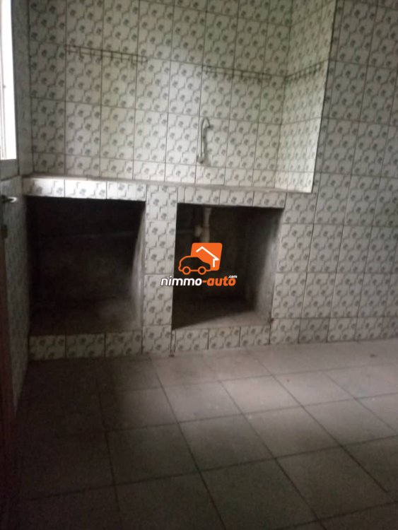 A studio to let in  Village