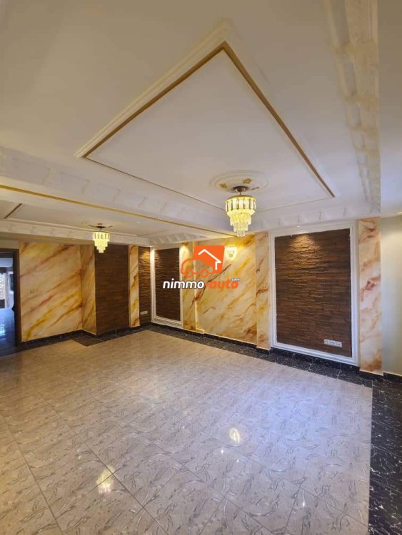 LUXUEUX STUDIO À LOUER À ODZA BORNE 10