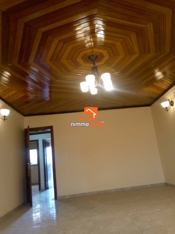 Classy and well decorated apartment to let, at Yassa