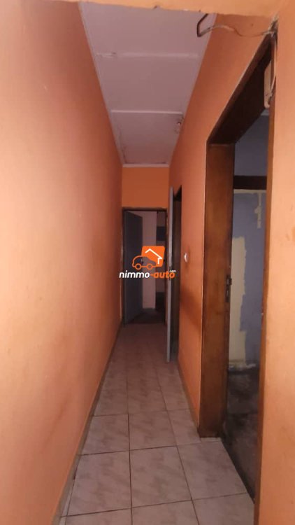 Studio moderne à louer au rond point express Biyemassi