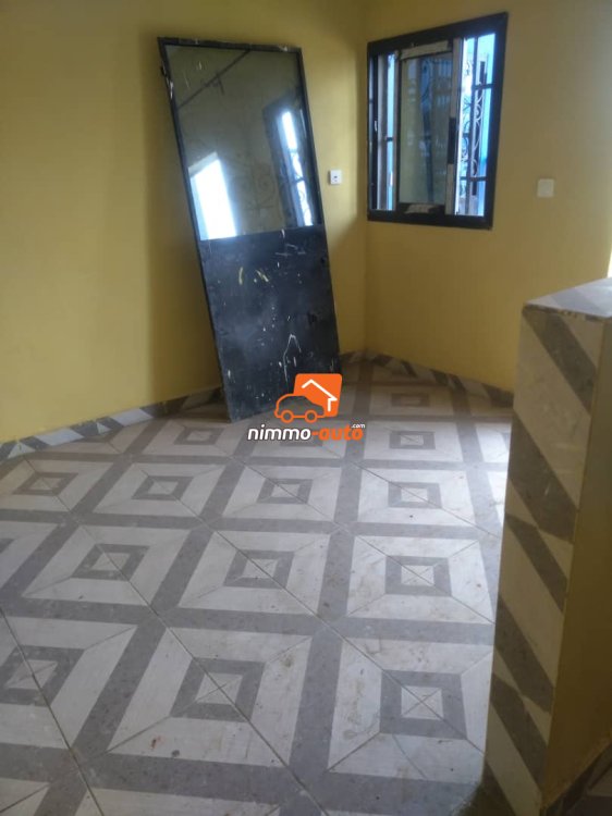 Petit studio moderne nouvellement construit à Nsam