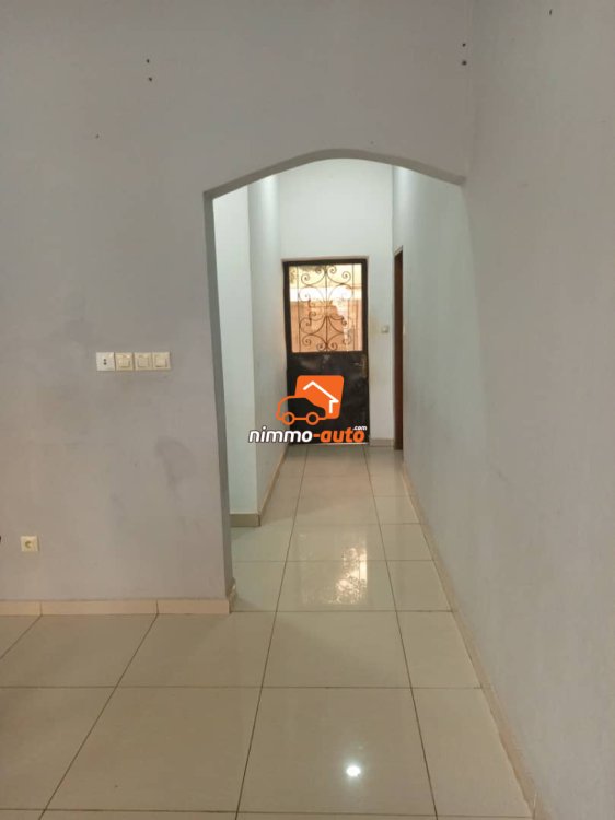 Appartement moderne haut standing à louer à Mbankolo