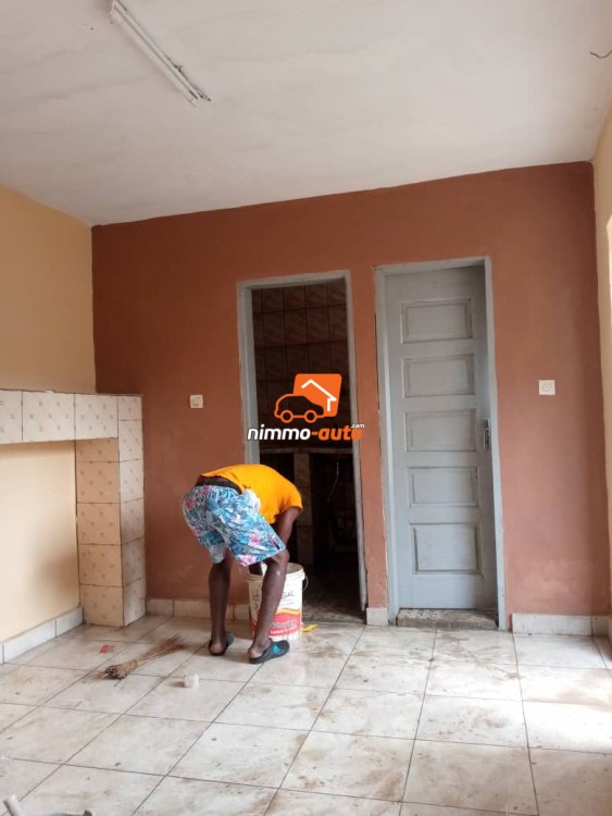 Studio moderne 4pièces à louer à Ndogbong