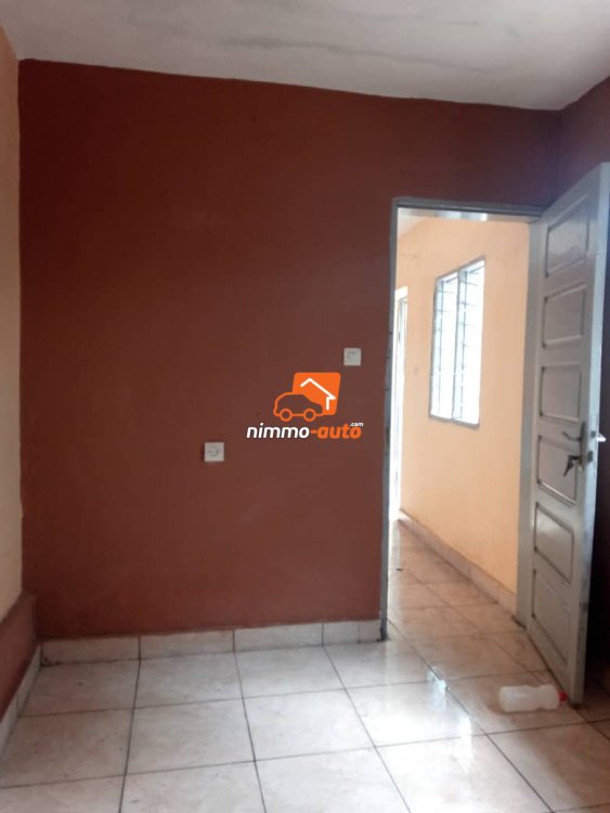 Studio moderne 4pièces à louer à Ndogbong