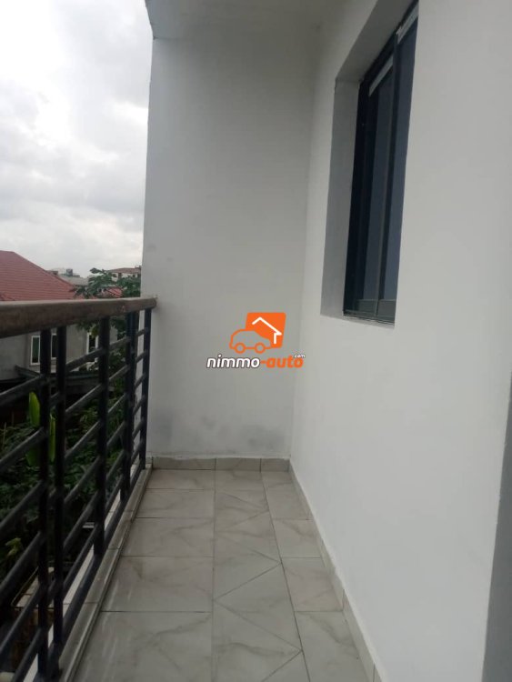 Studio moderne climatisé partout à louer à Logpom