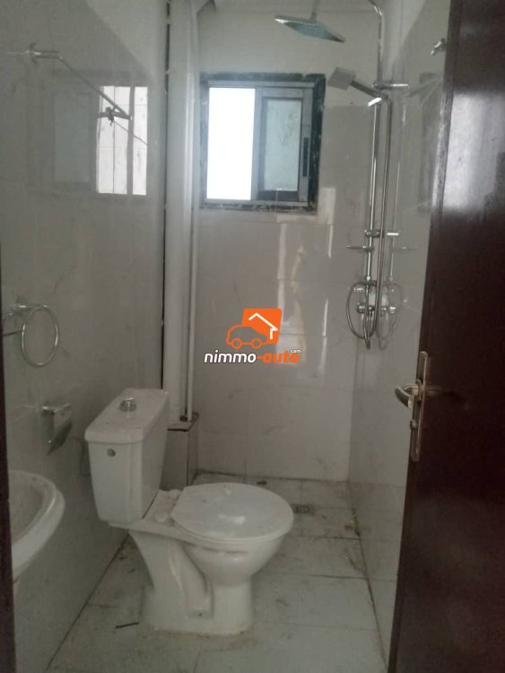 Studio moderne climatisé partout à louer à Logpom