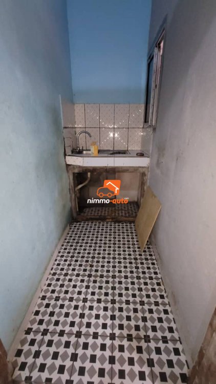 Incroyable chambre moderne en bordure de la route principale