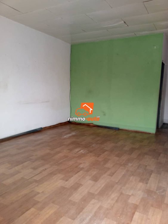 Mini villa en pleine réfection à louer à Ngousso