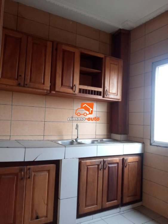 Appartement moderne bien spacieux à louer à Santa barbara Bonamoussadi