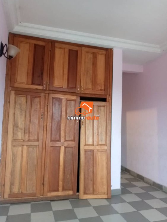 Appartement moderne bien spacieux à louer à Santa barbara Bonamoussadi