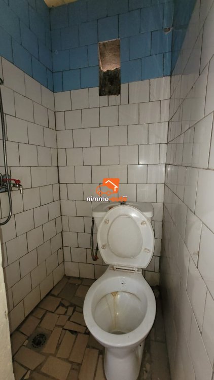 Chambre moderne à louer à Efoulan