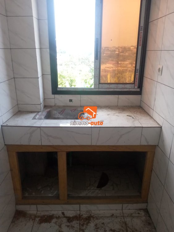 Chambres modernes nouvellement construites à Ndogbong