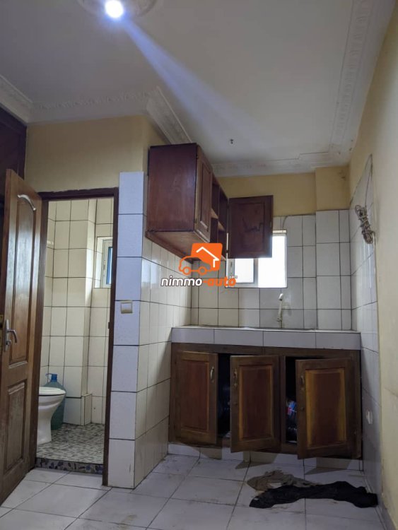 Chambre moderne bon standing à louer à Logbessou