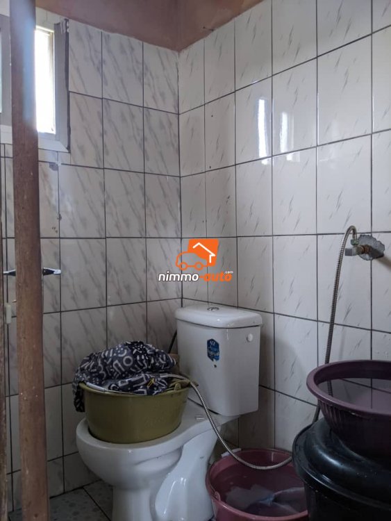 Chambres modernes disponible à Kotto