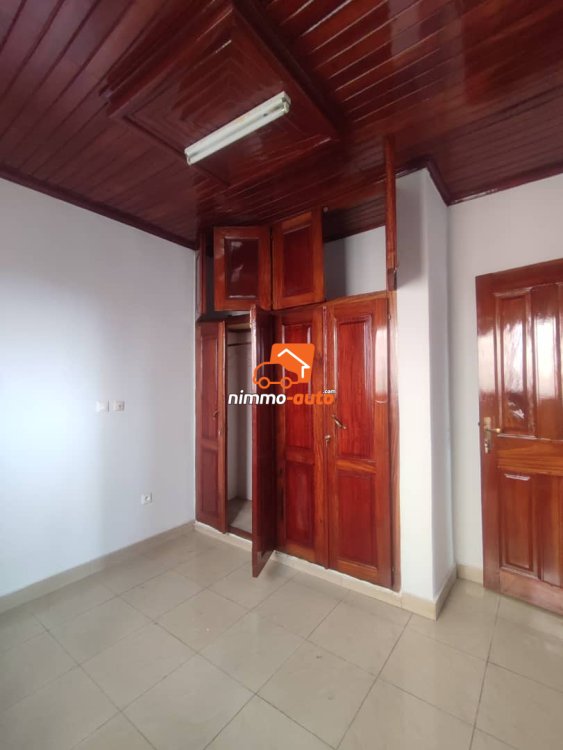 Appartement moderne individuel à louer à Odza petit marché