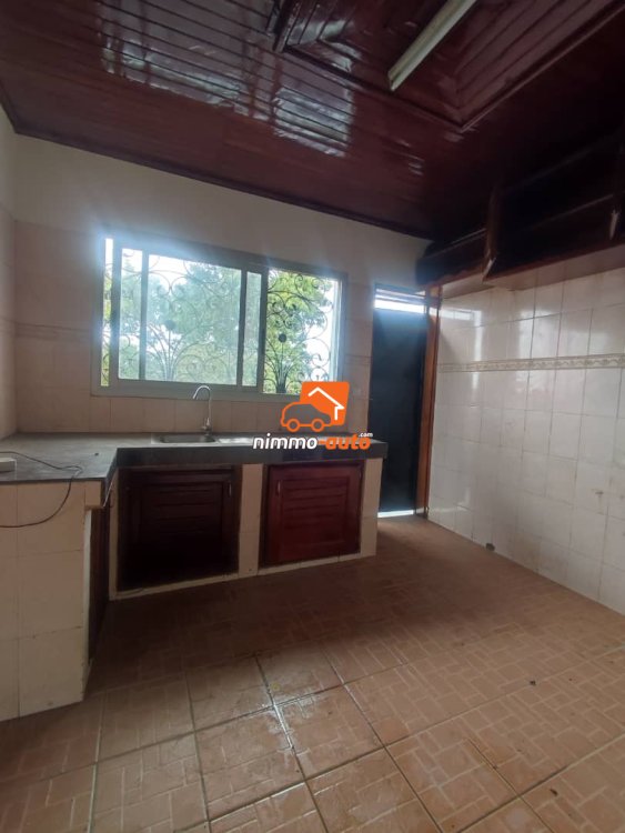 Appartement moderne individuel à louer à Odza petit marché