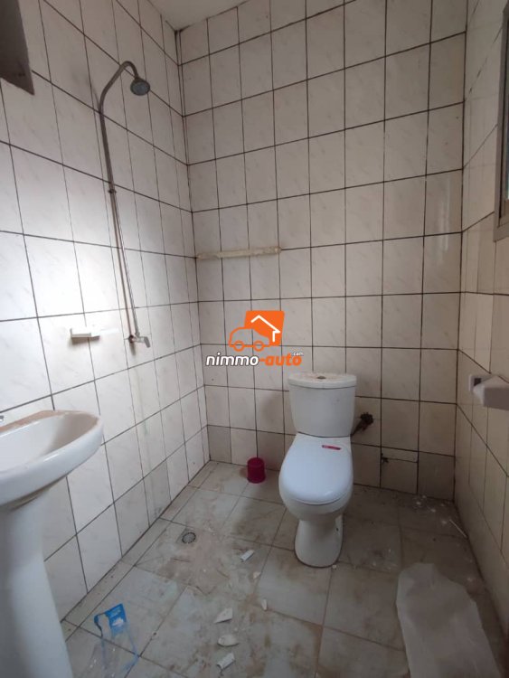 Appartement moderne 3ch 4dch à louer à Messamendongo très bon prix