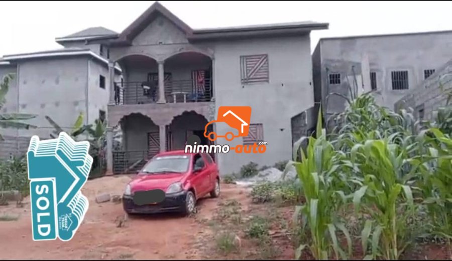 Grand Duplex sur 400m² à vendre à Odza