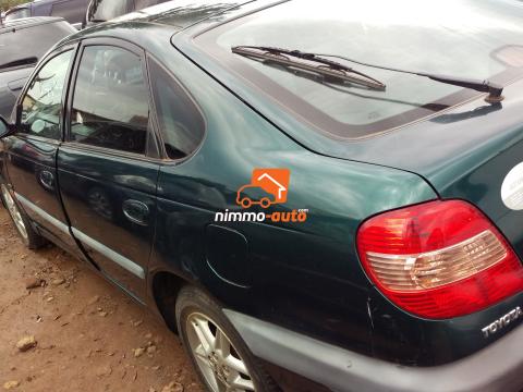 Avensis 2002