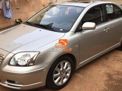 Toyota Avensis modèle 2004