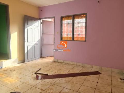 Appartement moderne à Shell Nsimeyong à prix cadeau