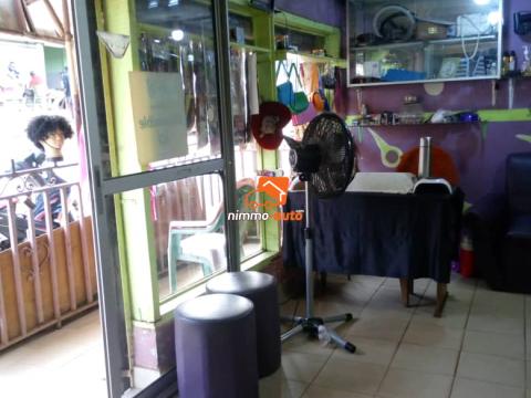 Fonds de commerce d'un salon de coiffure à vendre à Ngousso