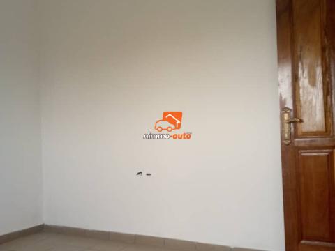 A newly built apartment to let at Logbessou Plateau