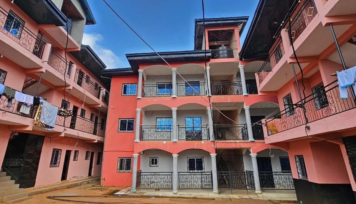 Vaste Immeuble à vendre au quartier Nomayos Yaoundé