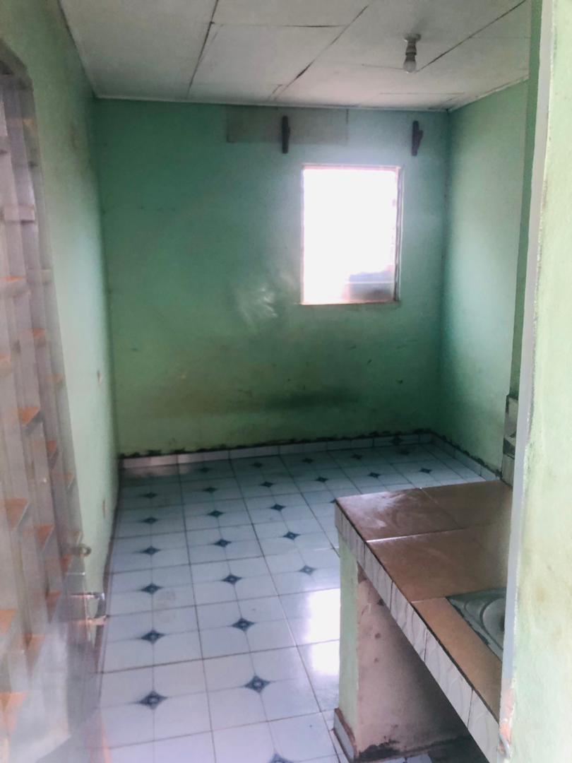 Simple chambre à louer à Simbock