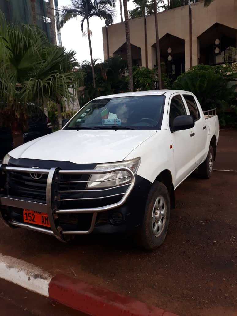 Pick up double cabine en très bon état à louer à Yaoundé